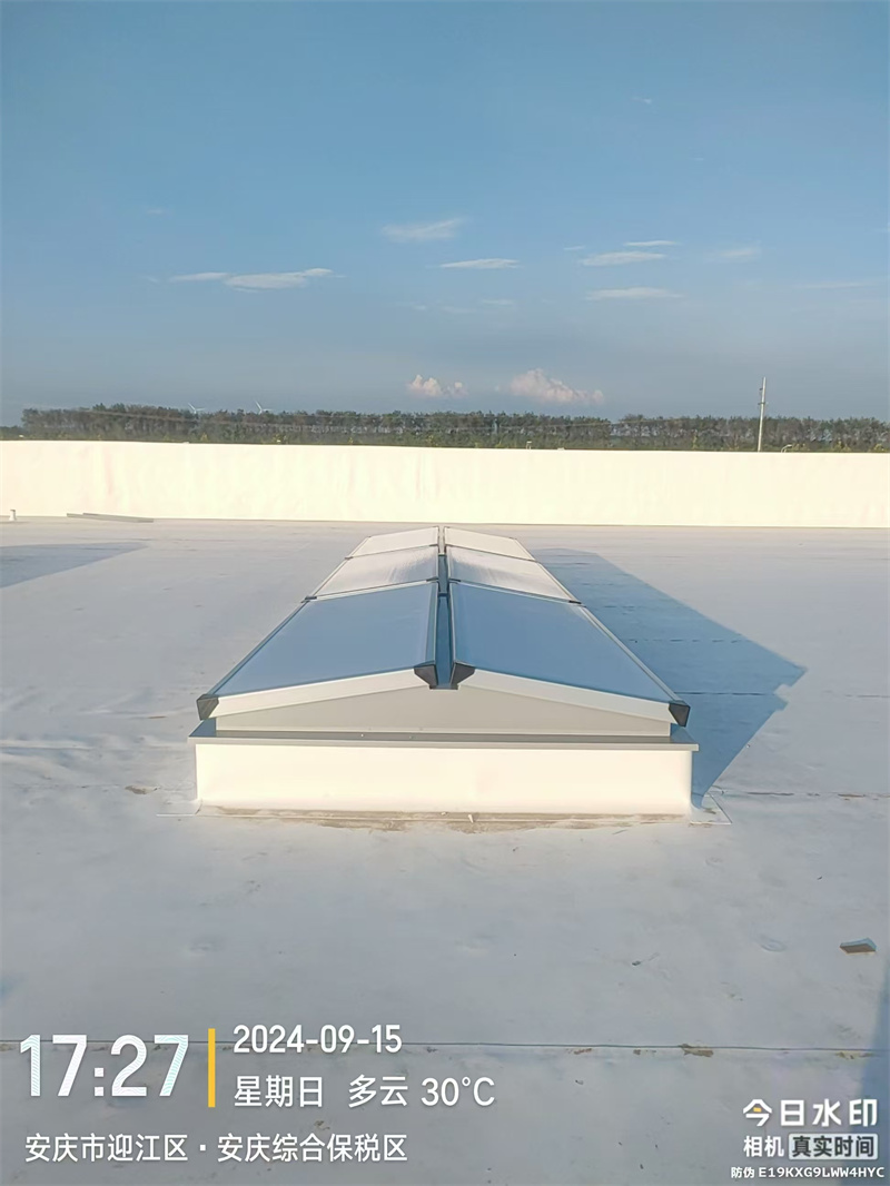 三角型通風(fēng)天窗